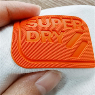 Nhãn Mác TPU Và Silicone: Dấu Ấn Cá Tính Cho Thương Hiệu Streetwear